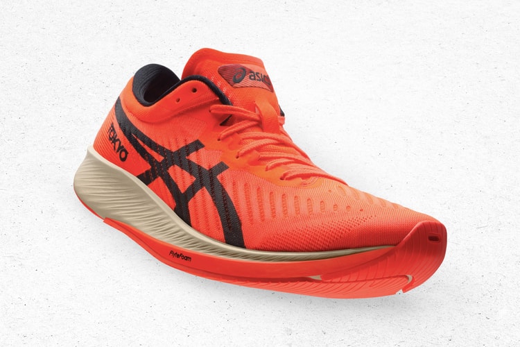 ASICS dévoile ses dernières innovations footwear (avec option plaque de carbone) sur le pack "Sunrise Red"
