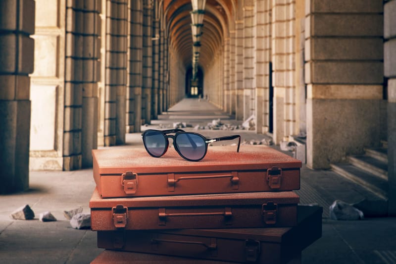 Le lunetier de luxe PERSOL dévoile une capsule "La Casa de Papel"