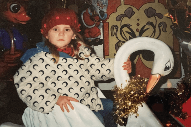 La nouvelle campagne de fêtes de Marine Serre : un voyage nostalgique à travers le temps