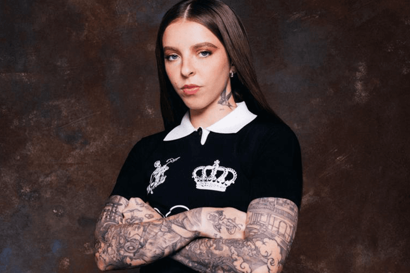 Young Miko ne veut pas être dérangée