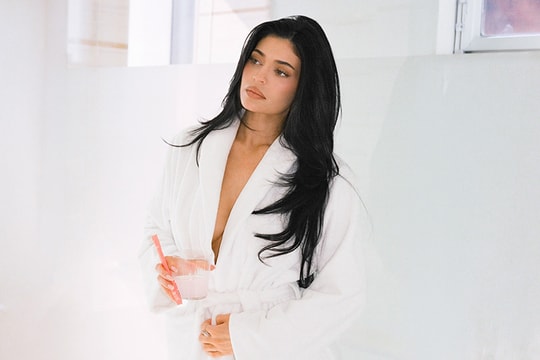 Pour Kylie Jenner, l’hydratation est le secret numéro un de toute routine beauté