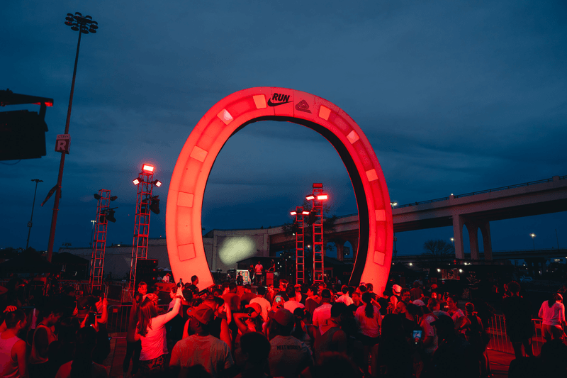 La vague « Swoosh Stampede » de Nike déferle sur Nashville avec la nouvelle Pegasus 42