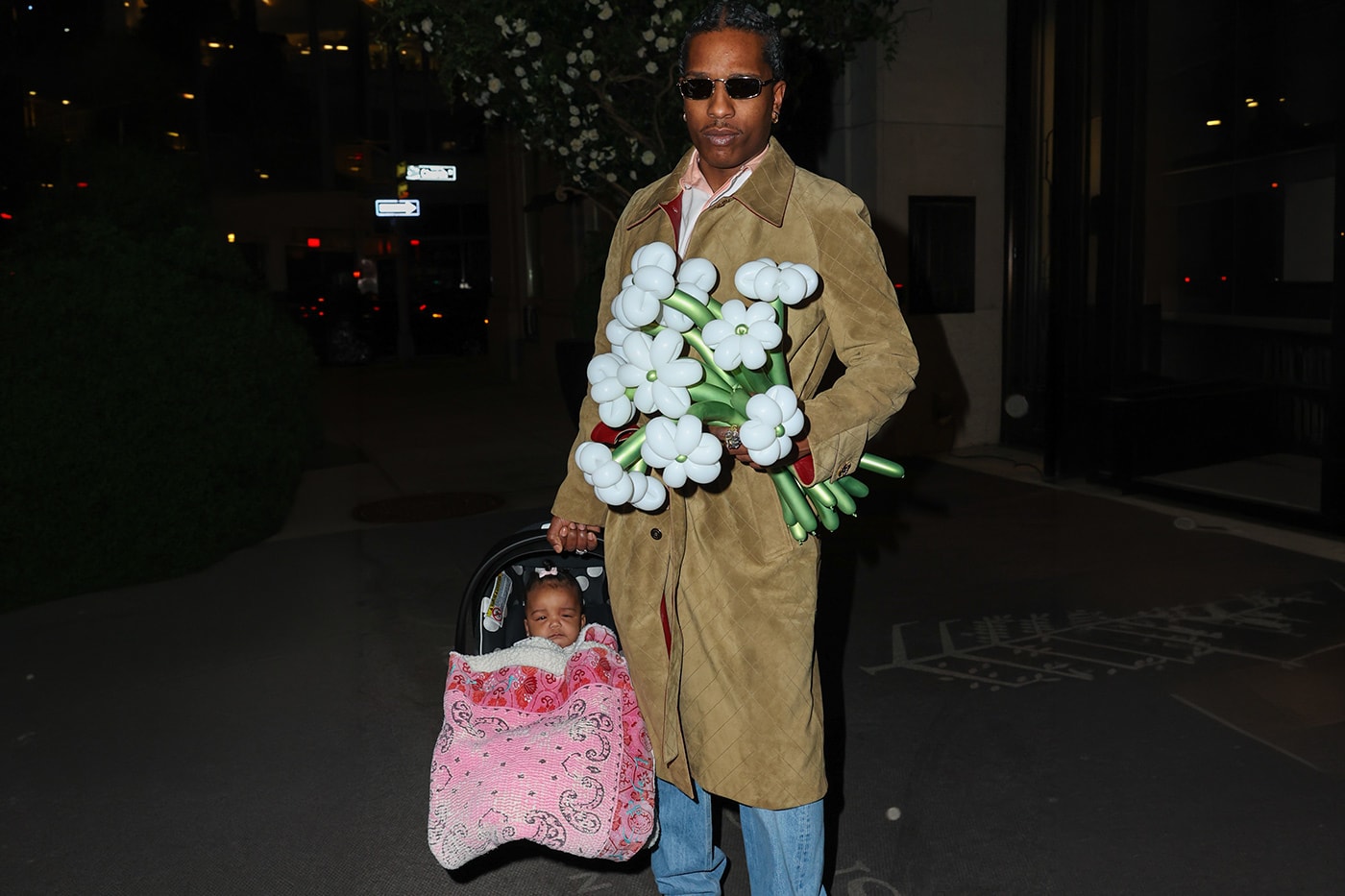 Sur-mesure pour les Mayers : A$AP Rocky et Rihanna font créer par PROLETA RE ART une couverture custom pour Baby Rocki