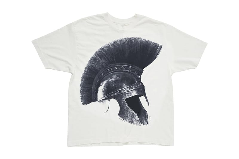 Travis Scott dévoile le merchandising « Odyssey » et les tendances PE 2027 s’enflamment : l’actu mode de la semaine