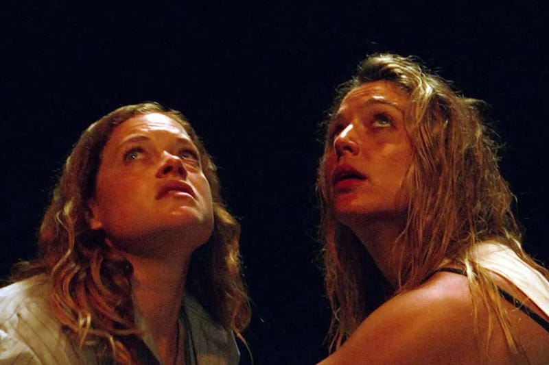 Jane Levy et Jessica Rothe affrontent un tueur masqué dans « River », le nouveau slasher horrifique de Blumhouse