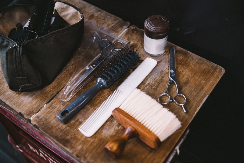 chom chom x gentlemens tonic barber