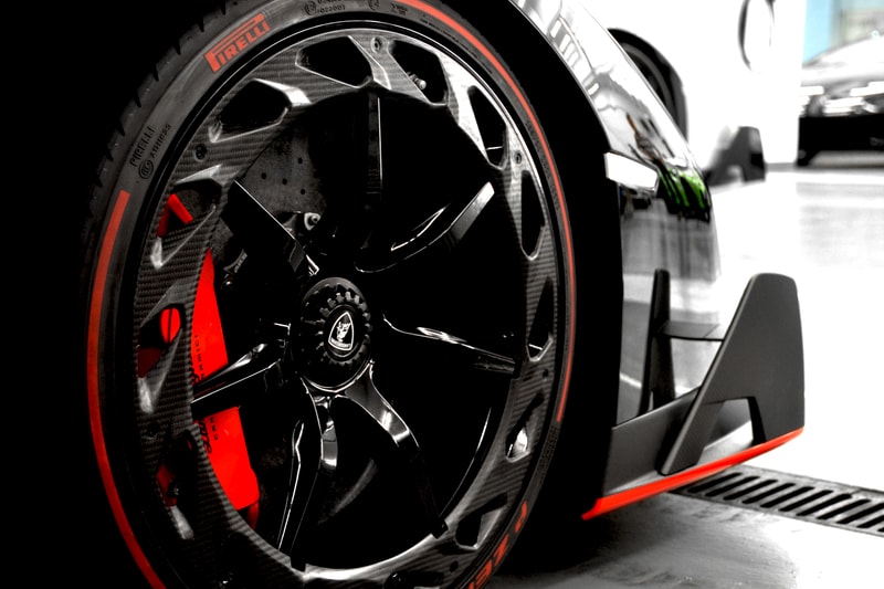 Lamborghini Veneno Roadster ship Hong Kong two 