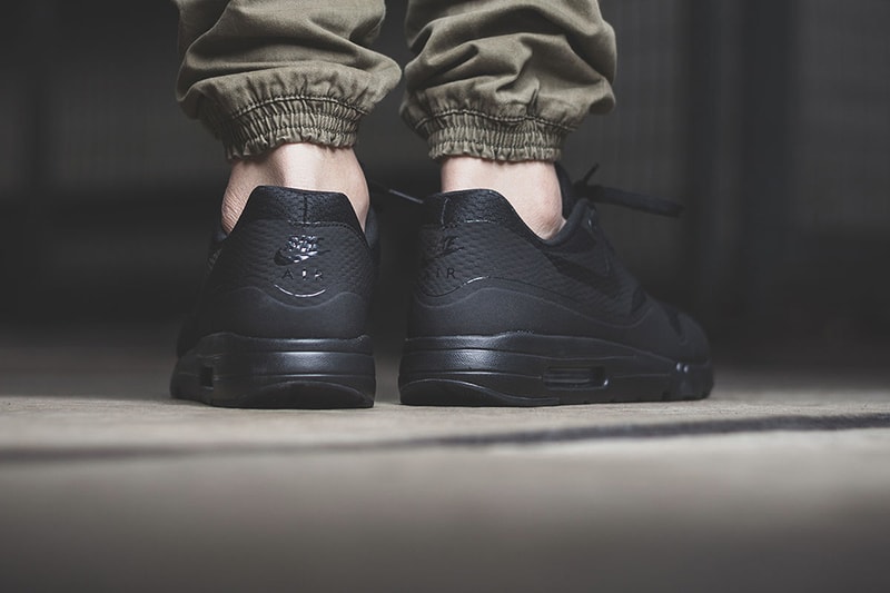 Nike Air Max 1 Ultra Essential 全黑配色