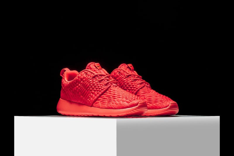 roshe one triple red