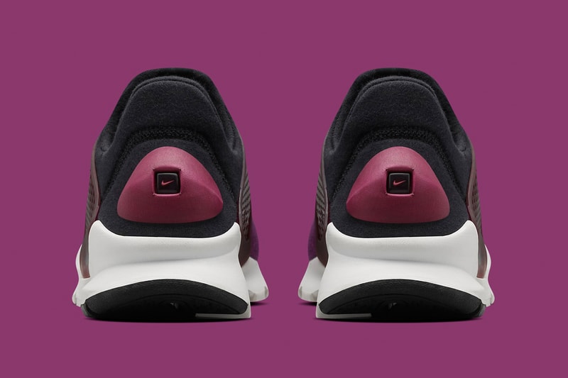 Tech Fleece  Nike Sock Dart