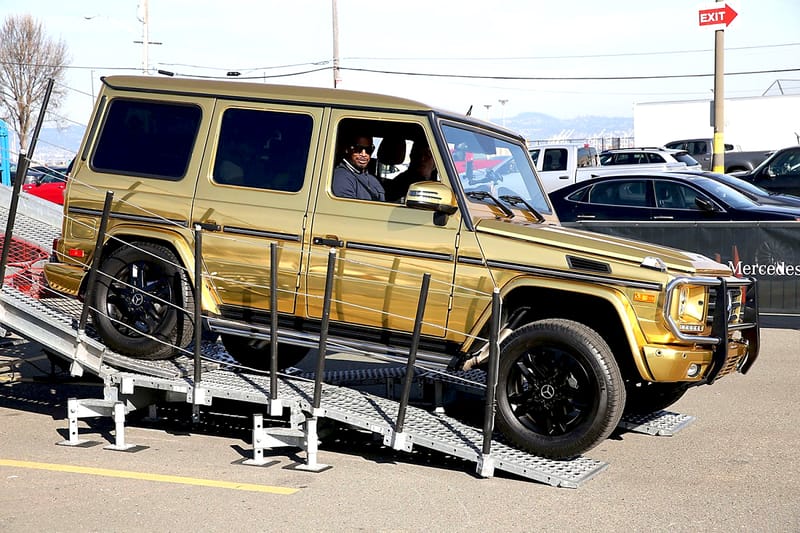 Mercedes-Benz 為 Super Bowl 50 打造黃金版本 G550