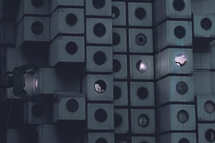 日本人的蝸居 － 攝影師機下東京之探索