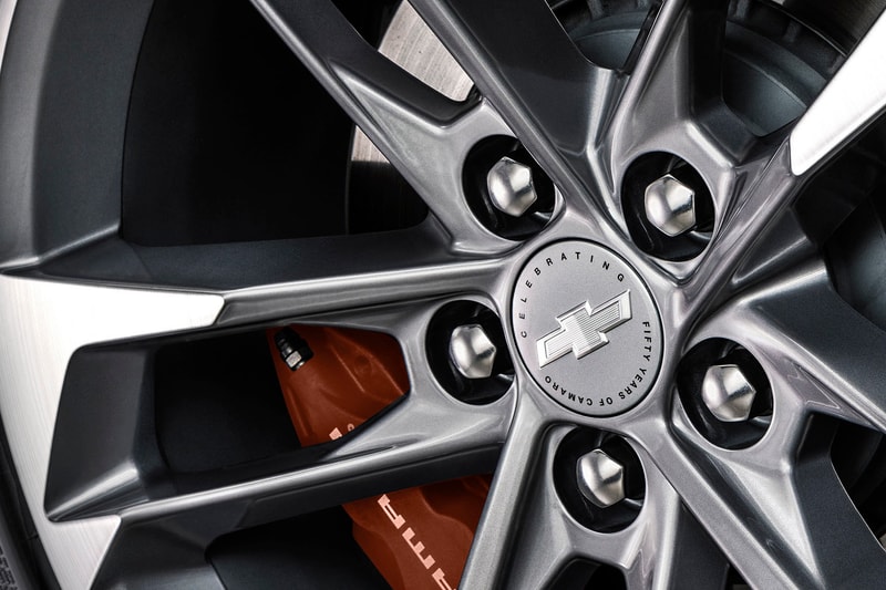 Chevrolet Camaro 50 周年紀念版跑車