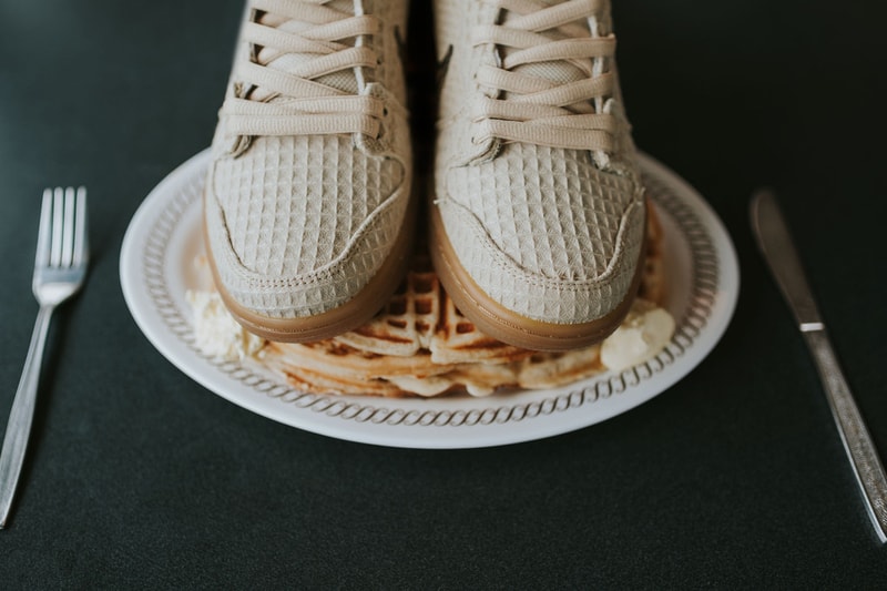 近賞 Nike SB Dunk High 全新配色設計「Waffle」