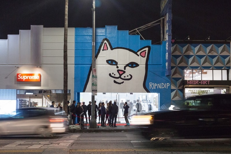 座立於 Supreme 專門店旁的 RIPNDIP 期間限定店