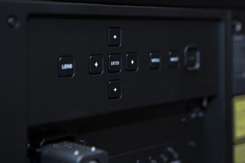 Sony 推出旗艦級 4K HDR 家庭影院投影機