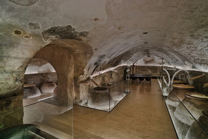 INMAT Arquitectura 改造西班牙古老酒窖為「葡萄酒學院」
