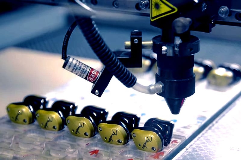 帶你欣賞 Fender Pro 耳機的制作工序實況