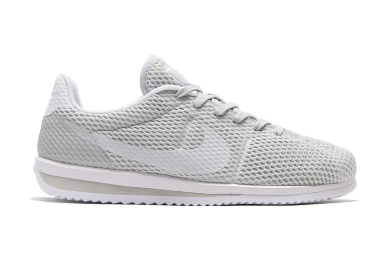 nike cortez platinum