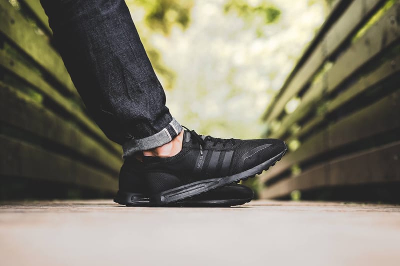 adidas Originals Los Angeles 新配色「Triple Black」登場