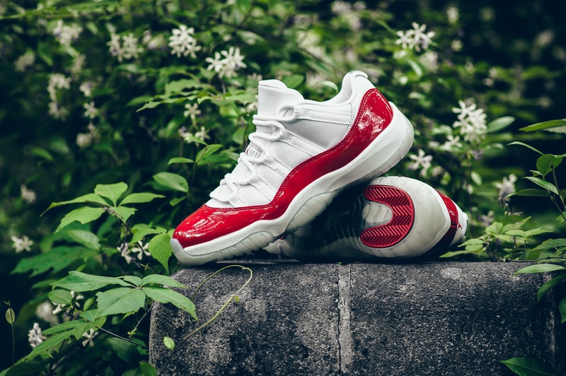 Air Jordan 11 Retro Low「Varsity Red」