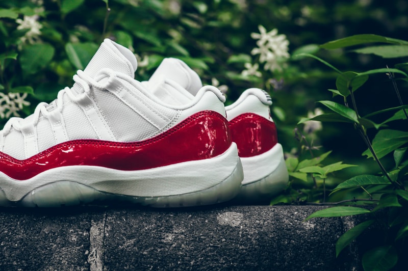 Air Jordan 11 Retro Low「Varsity Red」