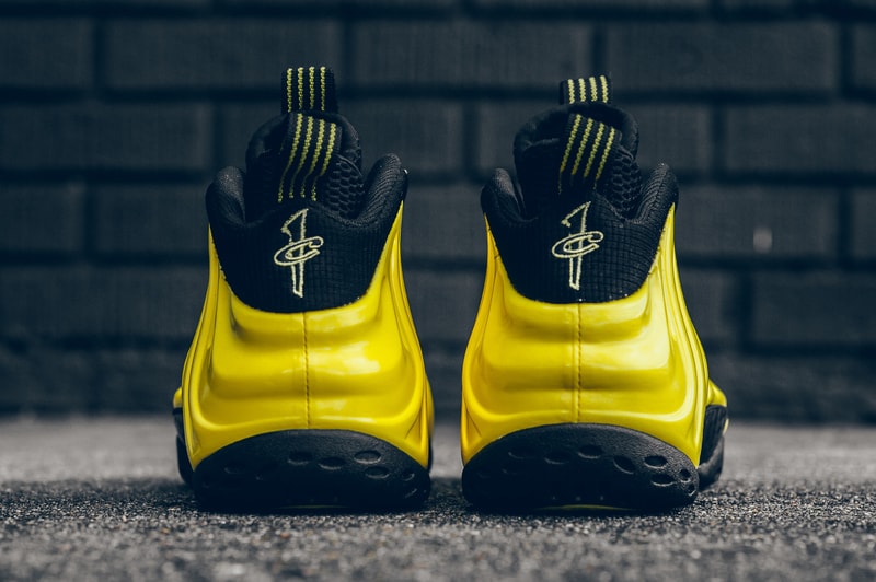 近賞 Nike Air Foamposite One 全新配色設計