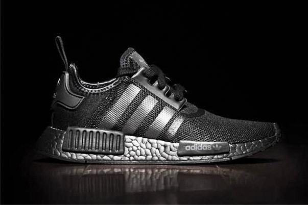 待望之球鞋-率先近賞 adidas Originals NMD_R1 Mesh「Triple Black」配色