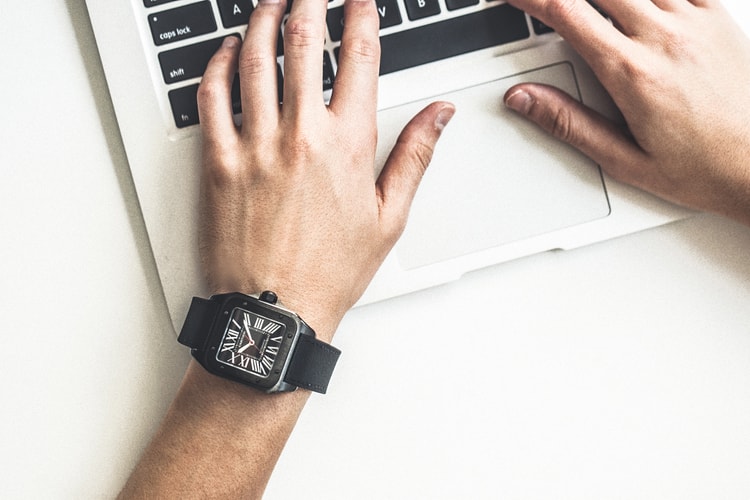 天下腕錶之原點-近賞 Cartier Santos 100 Carbon「碳鋼黑」配色