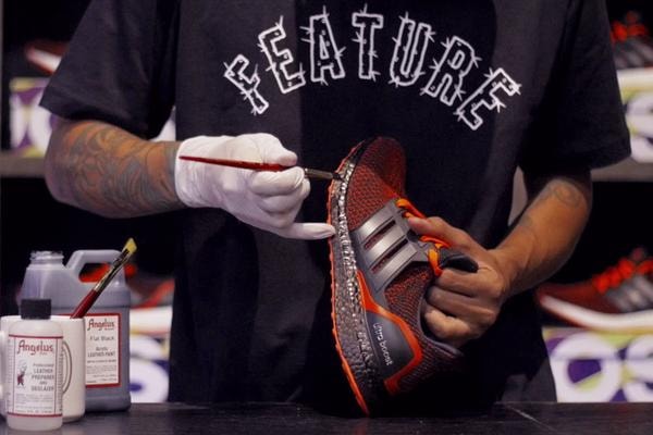 DIY 教程-全黑 adidas Boost 鞋底改造教學