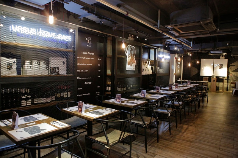 HYPEBEAST Eat....URSUS.IZZUE.BAPE 期間限定 Café @BRICK LANE Gallery
