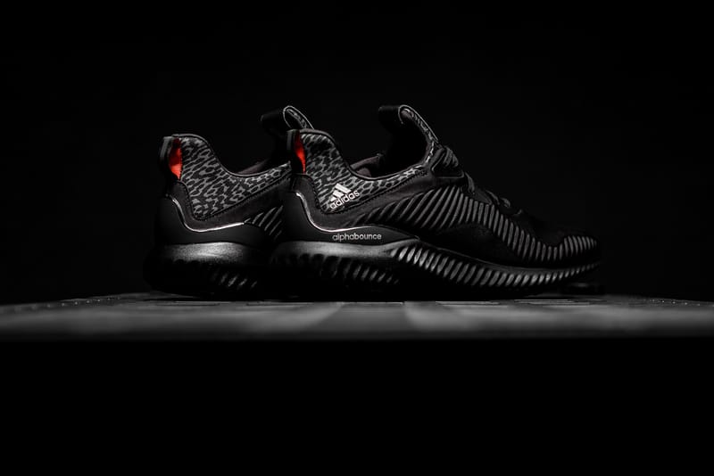 近賞 adidas 最新 AlphaBOUNCE「Core Black」黑魂配色