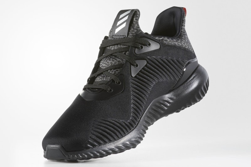adidas AlphaBOUNCE All Black