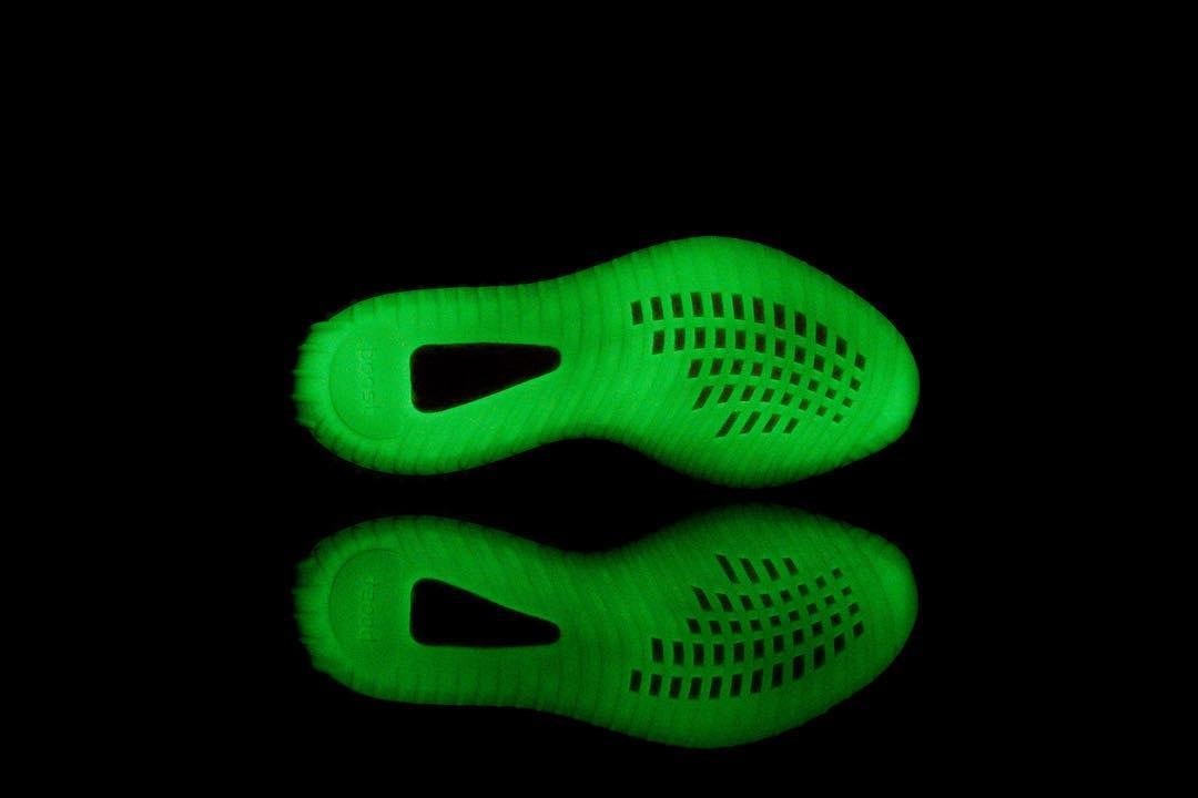 adidas Originals Yeezy Boost 350 V2 Turtle Dove