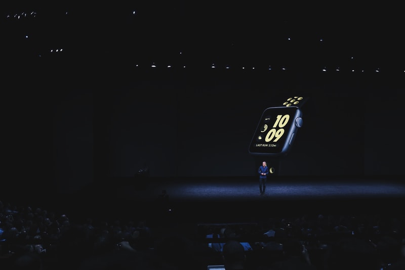 Apple,Apple Watch Series 2,iPhone 7,iPhone 7 Plus, AirPods