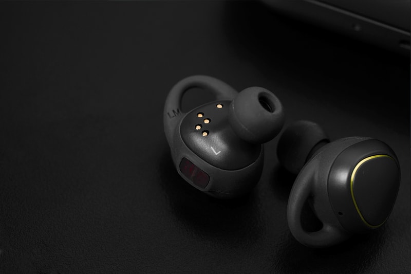 運動型耳機 － Samsung Gear IconX 藍芽連接的快感