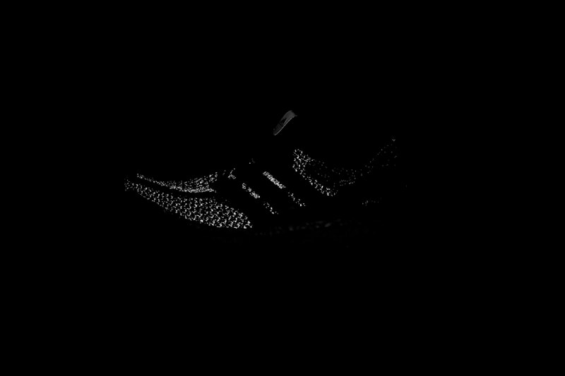 adidas 全新 UltraBOOST Reflective 版本「Triple White」配色正式上架