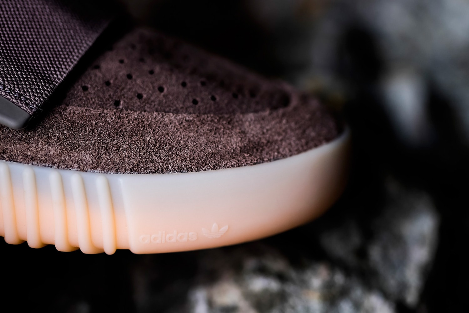 adidas Originals YEEZY BOOST 750 "Chocolate" Closer Look