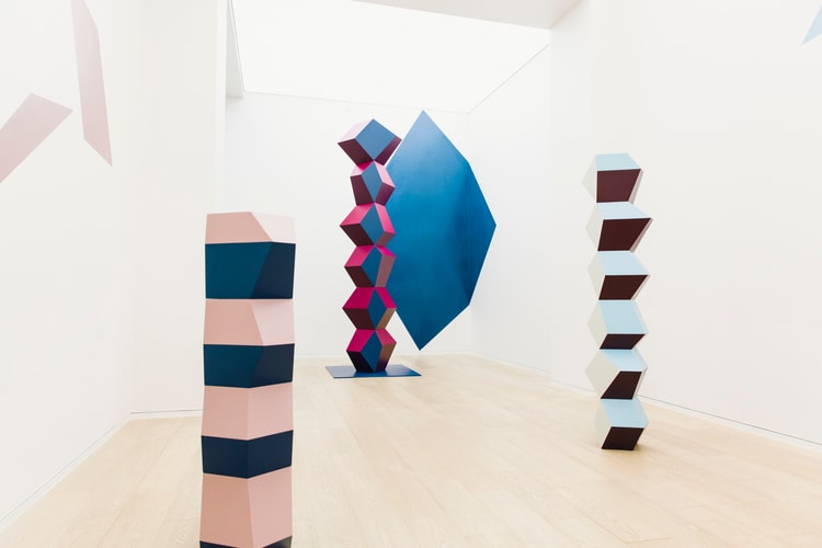 Angela Bulloch 個人雕塑展「One Way Conversation…」