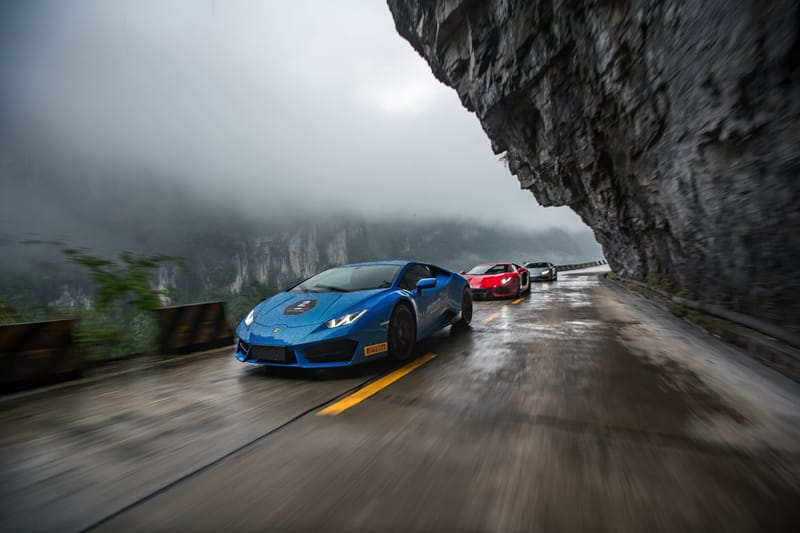 激過秋名山！林寶堅尼高轉速轟入湖南張家界