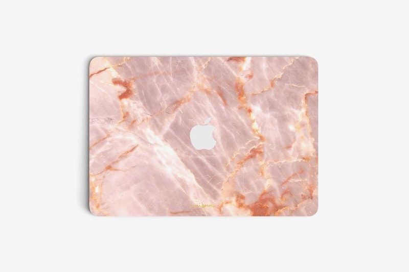 仍未決定升級 iPhone、MacBook 的您，可先為機身換上多色雲石新裝