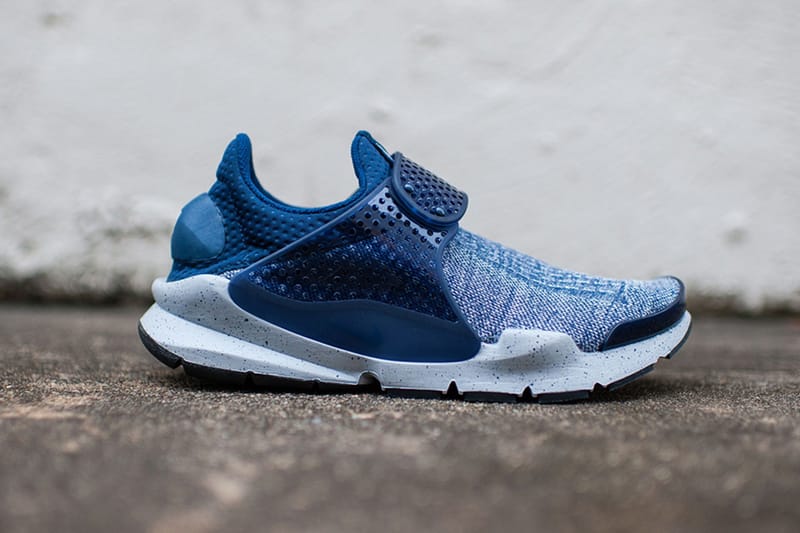近賞 Nike Sock Dart Premium 配色設計「Midnight Navy」
