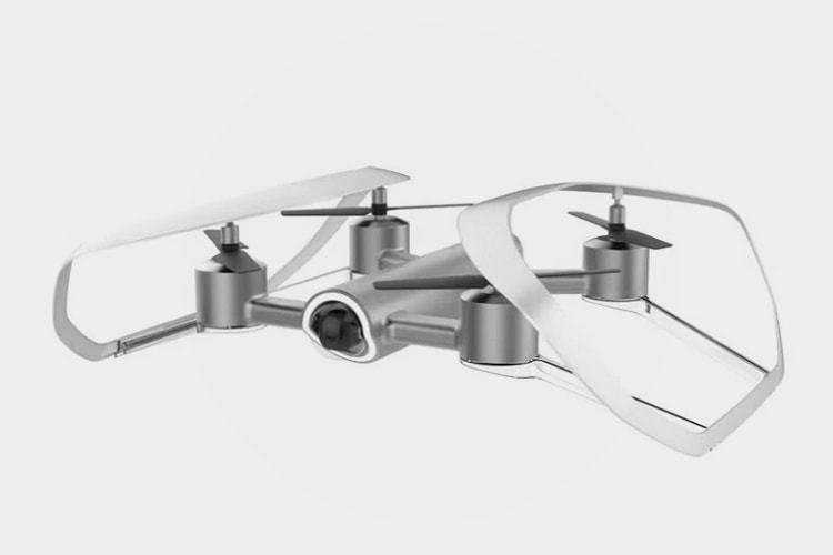 就像打電動一樣-只需大姆指就能操作的無人機登場!