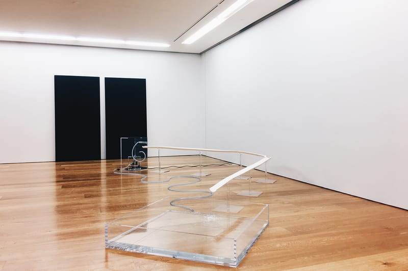 如流水般的黑色牆壁 － 谷口瑪麗亞首次香港裝置藝術展