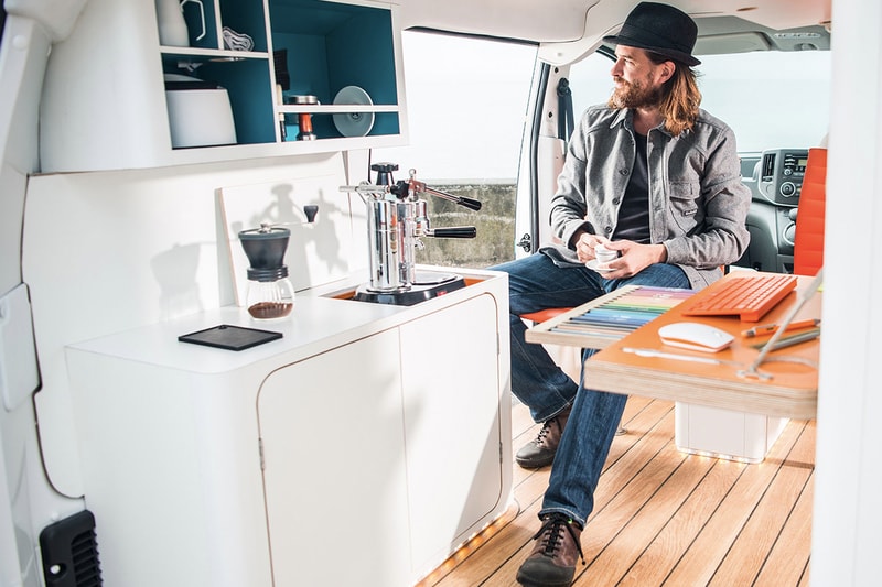 Nissan e-NV200 WORKSPACe X Studio Hardie 流動辦公室