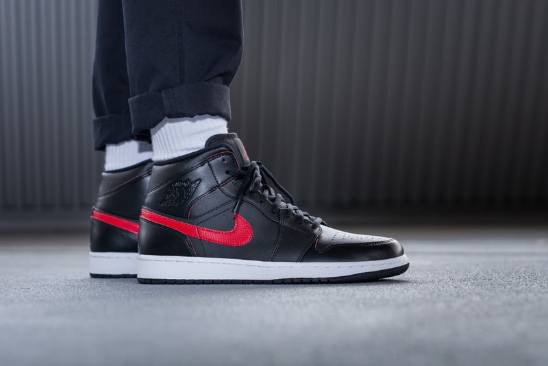 Air Jordan 1 Mid Black/Red