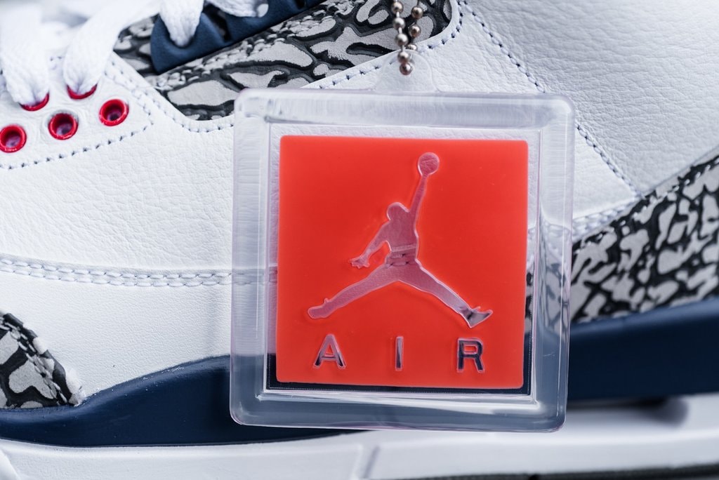 Air Jordan 3 Retro “True Blue” Closer Look