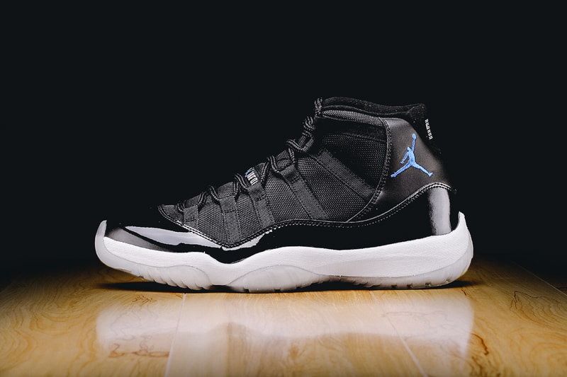  Air Jordan 11「Space Jam」