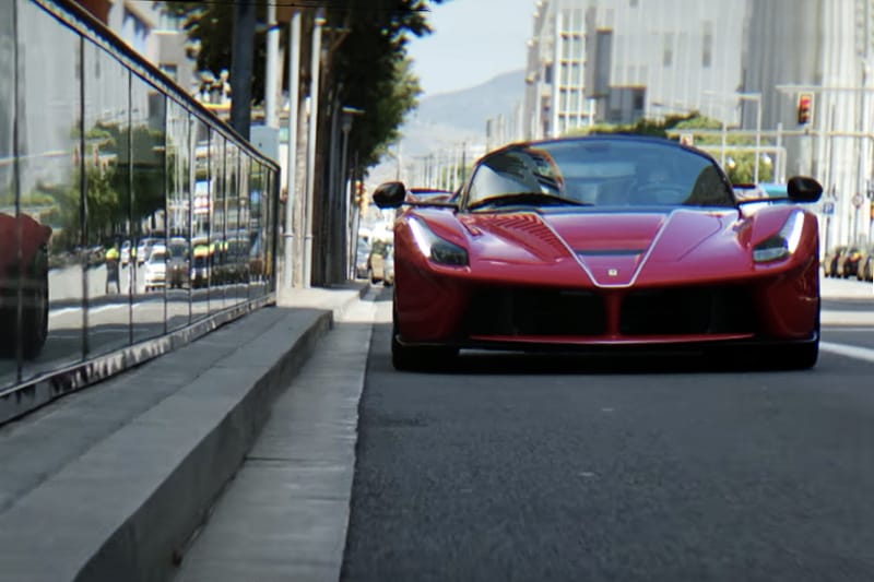 Sebastian Vettel 試駕 LaFerrari Aperta 70 周年紀念版跑車