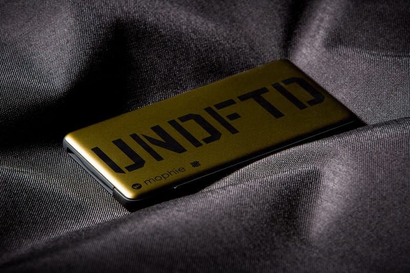 UNDEFEATED x mophie Powerstation Plus Mini 聯名便攜充電池